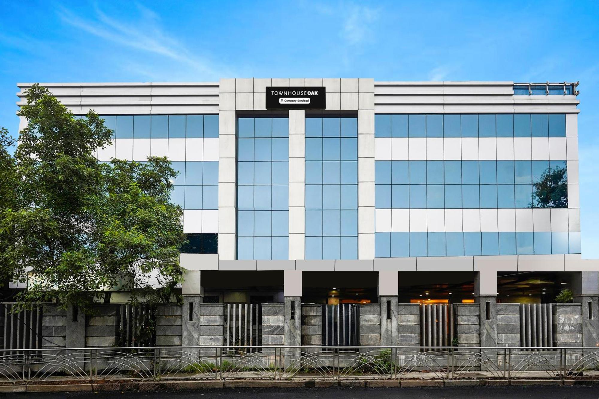 Super Townhouse Oak Alandur Near Chennai Airport Formerly Vijay Park Bagian luar foto