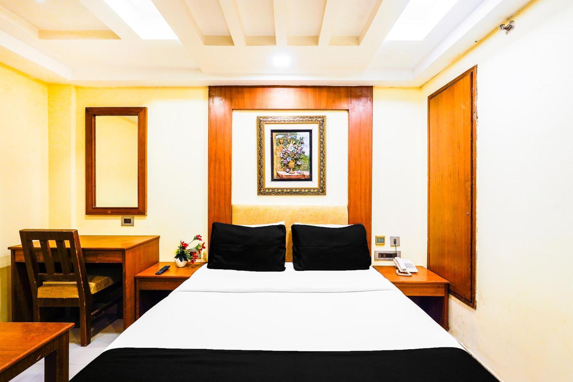 Super Townhouse Oak Alandur Near Chennai Airport Formerly Vijay Park Bagian luar foto