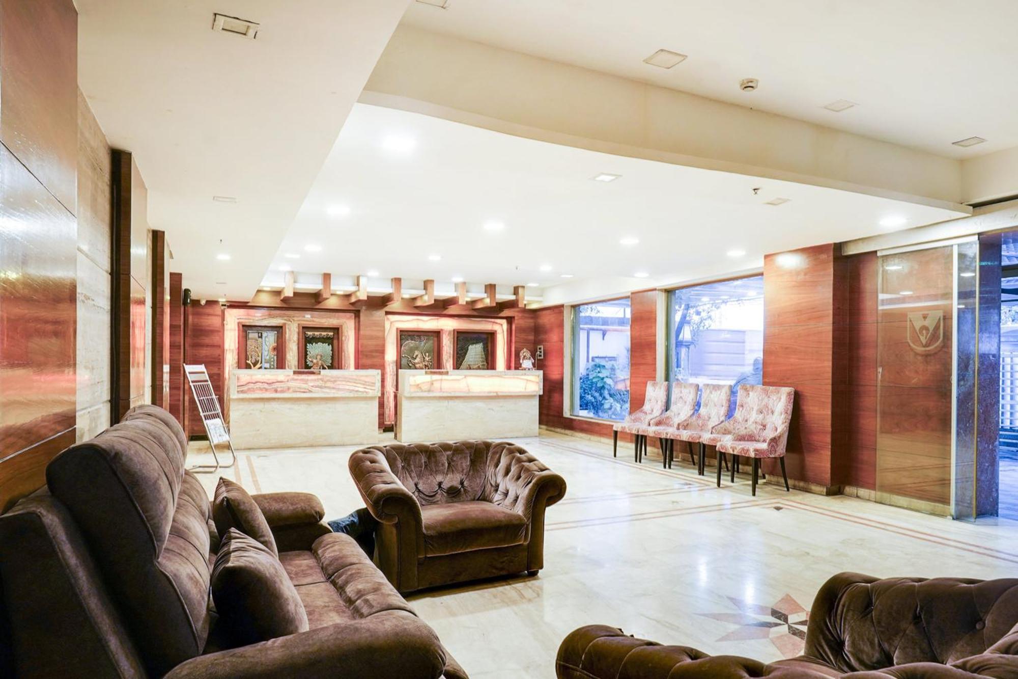 Super Townhouse Oak Alandur Near Chennai Airport Formerly Vijay Park Bagian luar foto