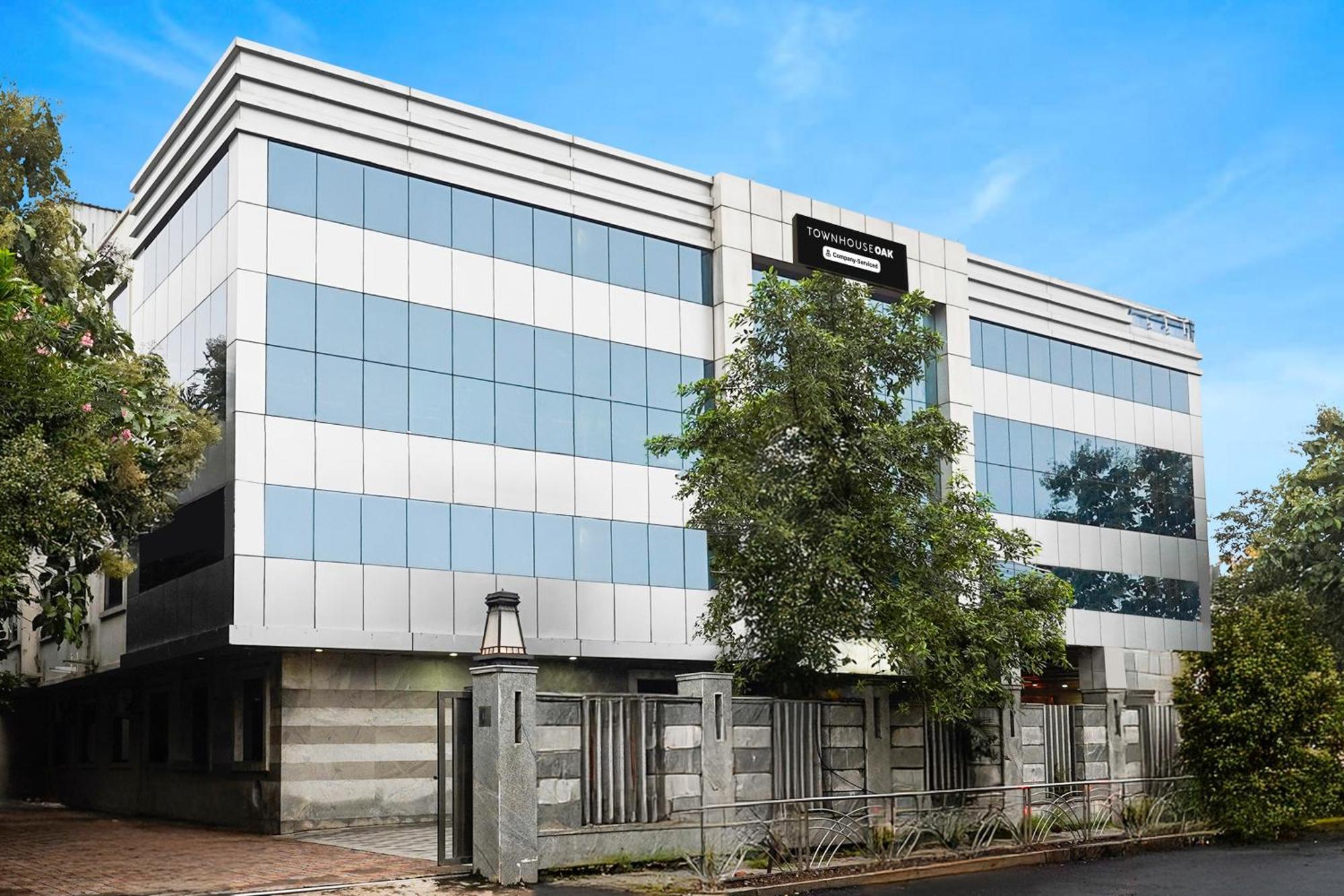 Super Townhouse Oak Alandur Near Chennai Airport Formerly Vijay Park Bagian luar foto