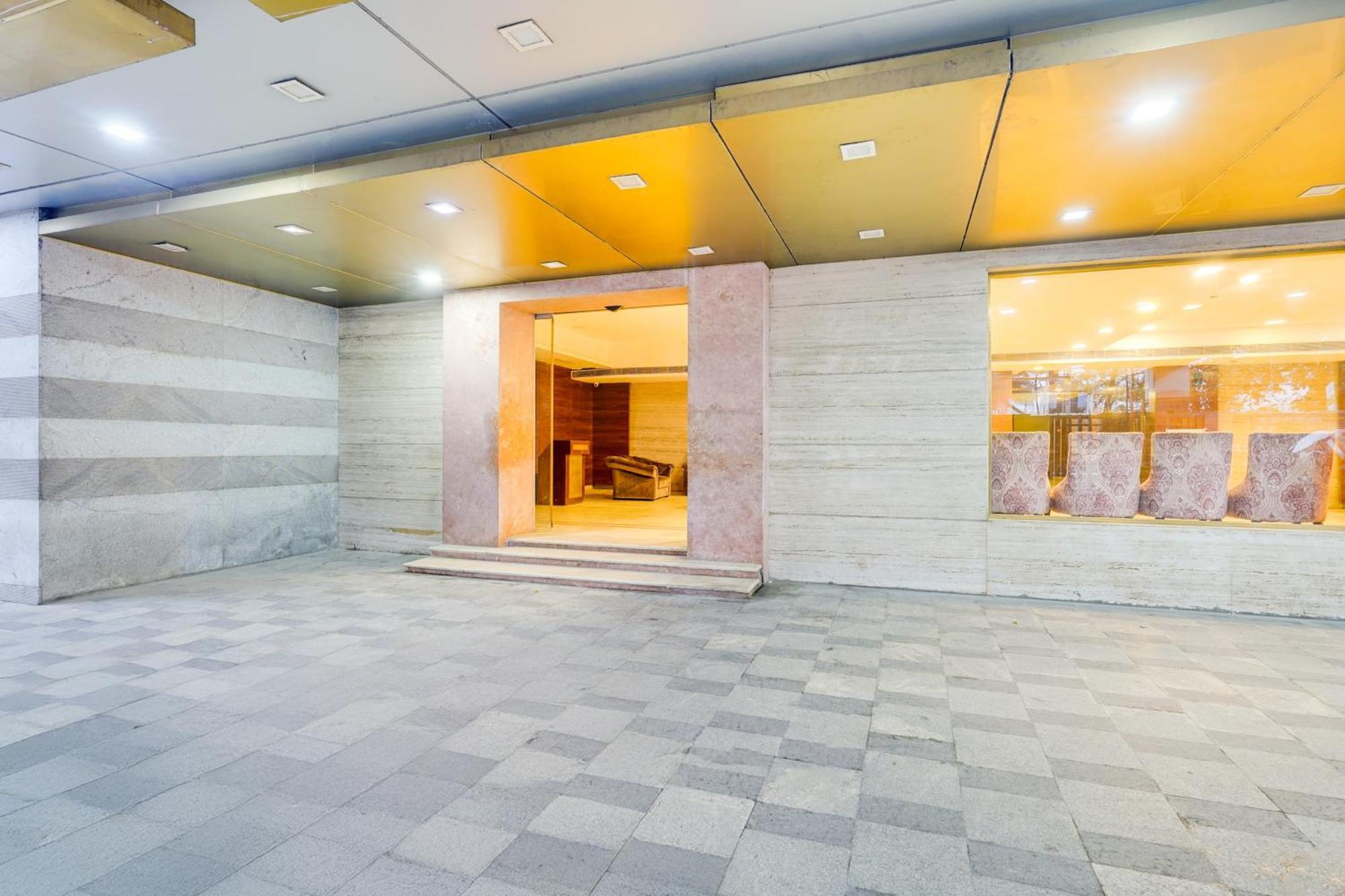 Super Townhouse Oak Alandur Near Chennai Airport Formerly Vijay Park Bagian luar foto